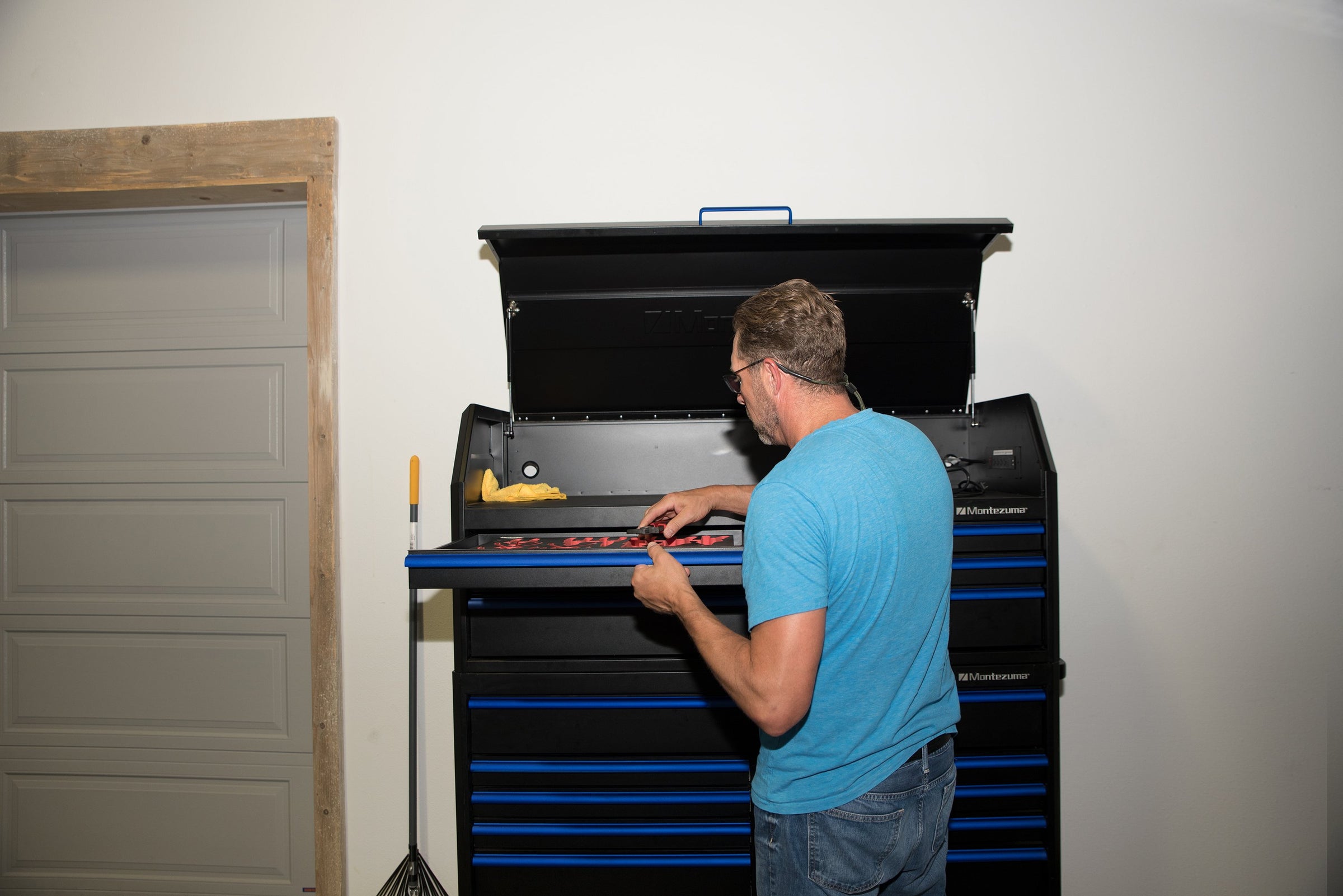 Montezuma tool chest and tool cabinet